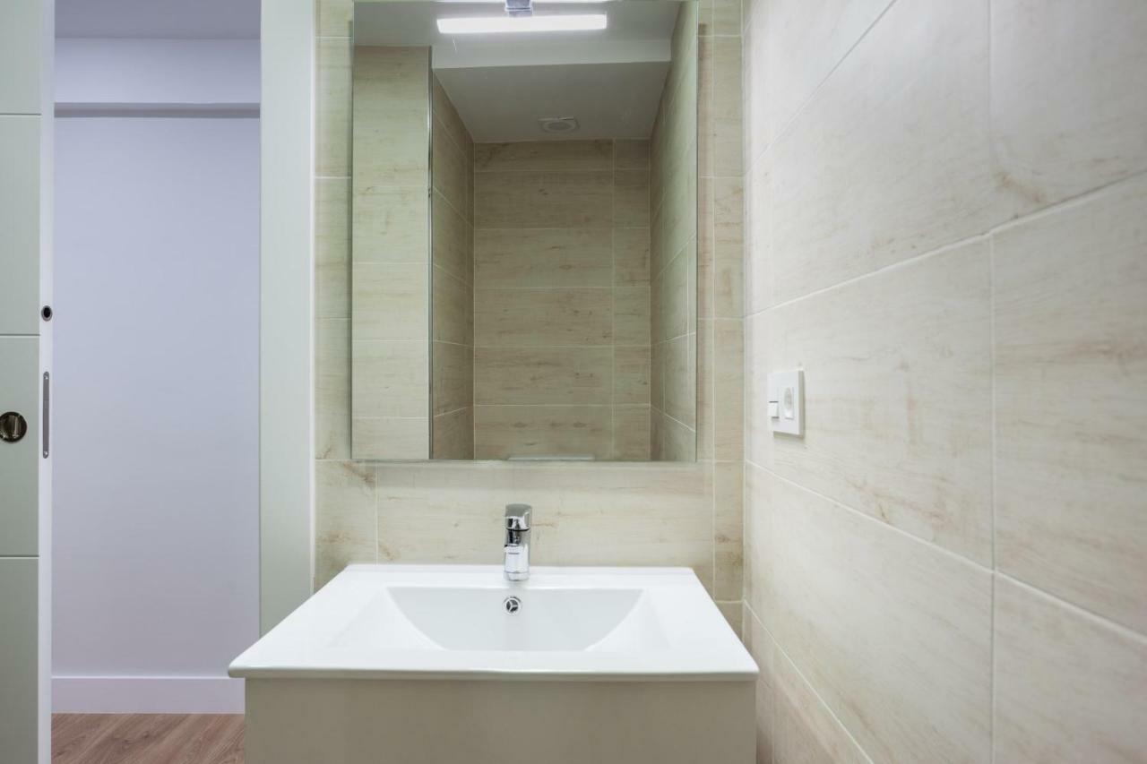 Apartamentos Reina Isabel Granada Bagian luar foto