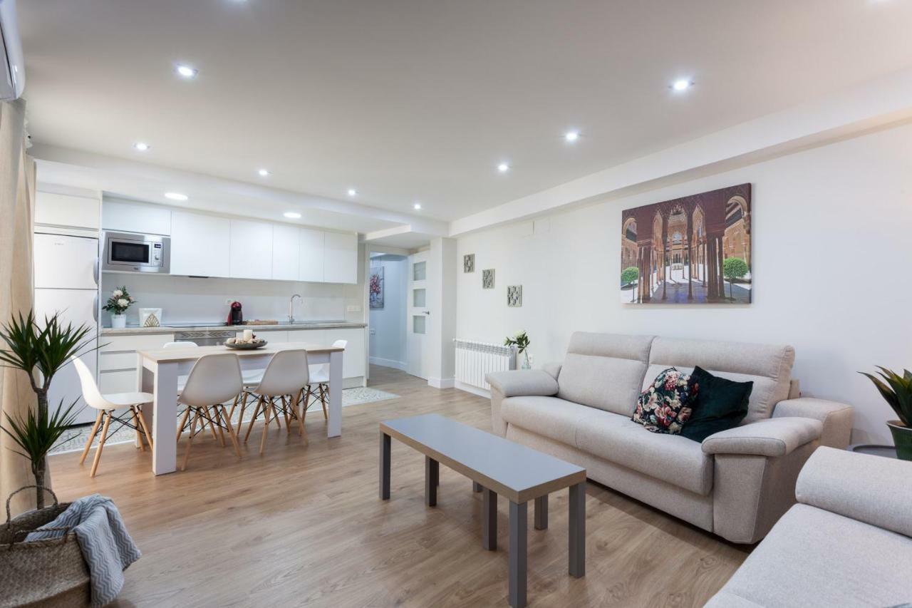 Apartamentos Reina Isabel Granada Bagian luar foto