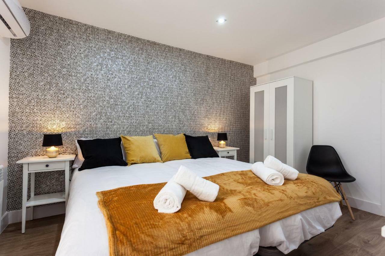 Apartamentos Reina Isabel Granada Bagian luar foto